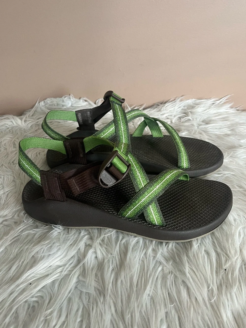 {Chaco} Z/1 Unaweep Sandal with Green Straps - Womens 10